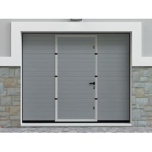 Sectionale garagedeur met gegroefd effect en centrale grijze loopdeur met motor - NORIA