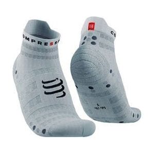 paar compressport pro racing sokken v4 0 ultralight run laag wit