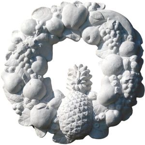 Stenen wandornament - fruitkrans - wit - muurdecoratie