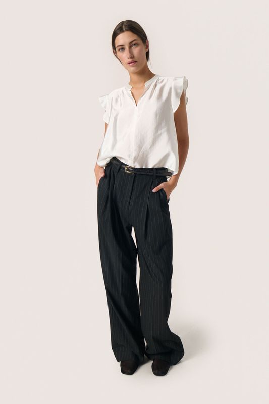 SOAKED IN LUXURY - Blouse - Wit - Klassieke Blouse - Mouwloos