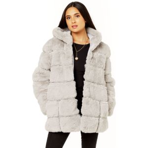 Horizontaal gesneden bontjas met capuchon