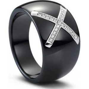 Zilveren ring met zwarte keramiek en witte zirkoniakristallen