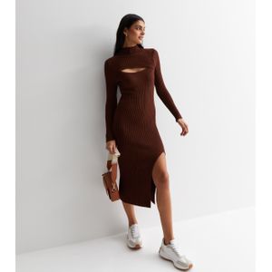 Chocoladebruine midi-jurk met ribbels en uitsnijdingen