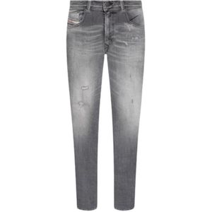 Diesel Mannen 1979 Sleenker Vervaagde Franje Rand Jeans (Grijze Denim)