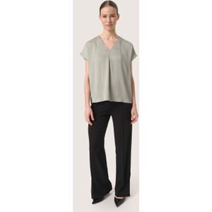 Soaked in Luxury - Overhemden - Beige - Vrouwelijke Top met V-Hals en Plooien