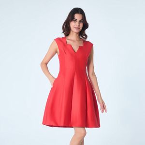 Fit-and-flare satijnen korte jurk met vierkante V-hals