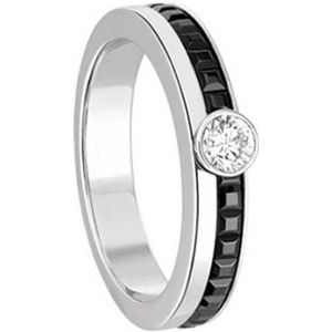 Zilveren ring met zwarte keramiek en witte zirkoniakristallen