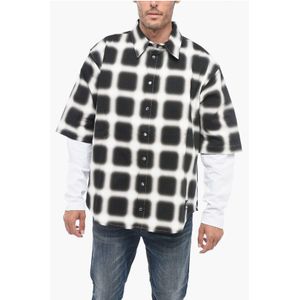 Katoenen overhemd met drukknopen en wazige ruit in zwart-wit