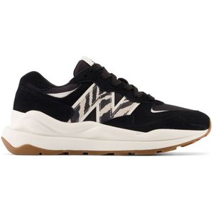 Dames New Balance 57/40 Lifestyle Trainers in Zwart