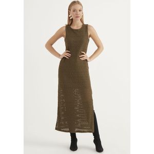 Gedetailleerde maxi-mouwloze jurk met split