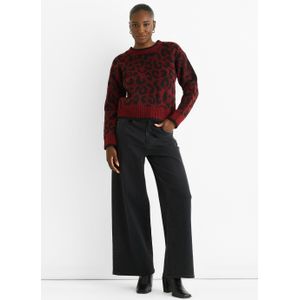 Bordeauxrode gebreide trui met contrasterende biezen en dierenprint