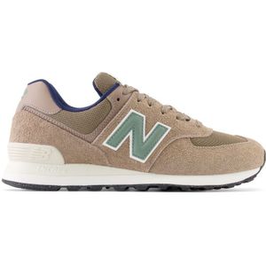 Men's New Balance 574v2 Trainers in Brown