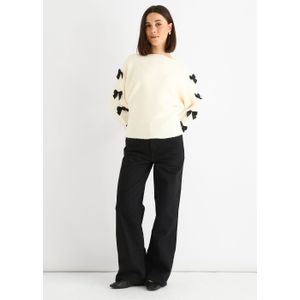 Crèmekleurige trui met V-hals, korte mouwen en strik