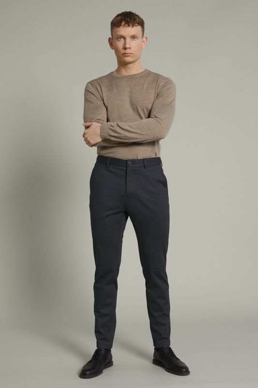 Matinique - Chino 'Liam' - Zwart - Capri Broeken