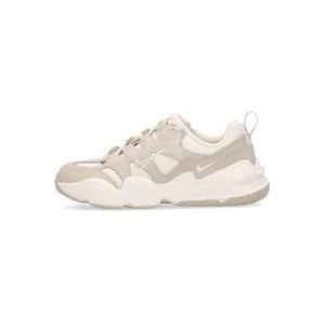 Nike Phantom Lage Sneaker met Swoosh Logo , Beige , Dames , Maat: 36 1/2 EU