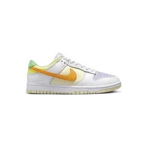 Nike Lente Bloesem Dunk Low , White , Dames , Maat: 38 1/2 EU