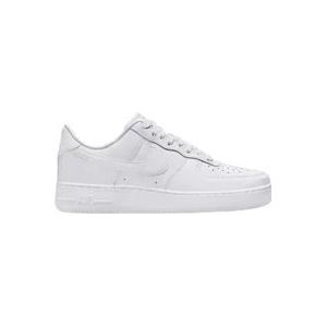 Nike Verse Leren Sneakers met Geperforeerde Neus , White , Heren , Maat: 38 EU