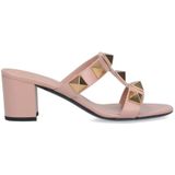 Valentino Garavani - Roman Stud Sandalen - Zwart - T-strap ontwerp - Goudkleurige Studs