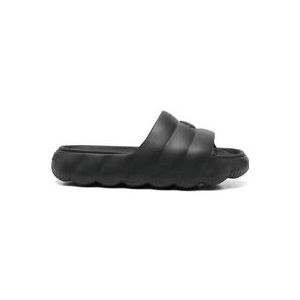 Moncler Gewatteerde Zwarte Sandalen met Dikke Zool , Black , Dames , Maat: 35 EU