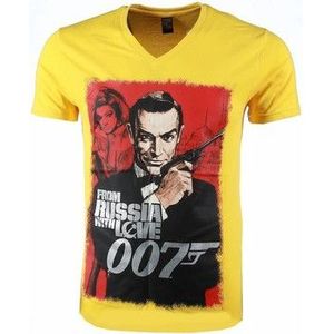 Local Fanatic  James Bond From Russia Print  Shirts  heren Geel