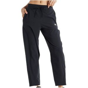 New Balance - SPORT ESSENTIALS PERFORMANCE WOVEN PANT - Trainingsbroek - Zwart