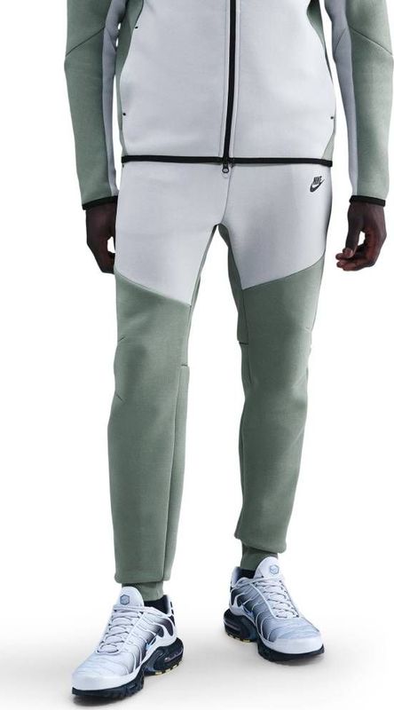 Nike - Tech Fleece - Joggingbroek - Groen