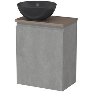 Toiletmeubel met waskom | 41 cm Lichtgrijs beton Greeploos front Mat zwart Quartz waskom Taupe blad