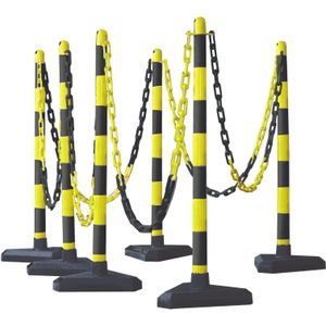 Afbakening Veiligheid en markering, combinatieset 6 staanders met driehoekplaat, compleet met 10 m ketting en haken (zwart/geel) .