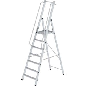 Industrietrap enkelzijdig, 7 treden incl. platform ,B:680,D:1390,H:2650mm