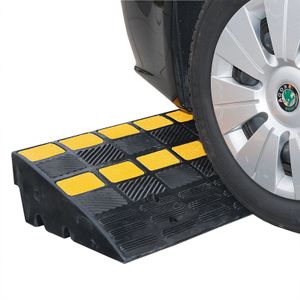 Rijbaan markering oprijplaat rubber 15 cm L:600,B:360,H:150mm geel Laadvermogen (kg): 40000.