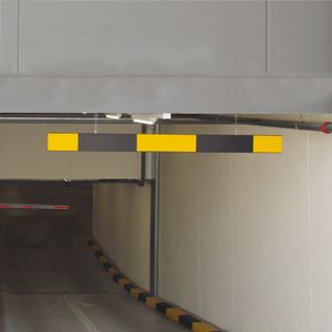 Afbakening veiligheid markering hoogtebegrenzer geel/zwart - 3000 mm breed L:3000,B:0,H:150mm
