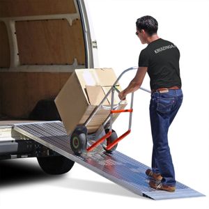Oprijplaten oprijplaat recht aluminium 250 cm (per stuk) L:2500,B:800,H:70mm Laadvermogen (kg): 1175.