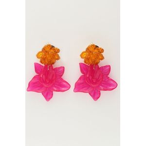 Island oorhangers met oranje en roze bloem