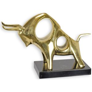 A BRONZE SCULPTURE OF A CHARGING BULL ON A MARBLE BASE