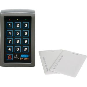 DIGITAAL CODEKLAVIER MET KAARTLEZER ? 3 RELAISUITGANGEN ? WEERBESTENDIG