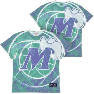Mitchell & Ness - T-shirt - Zwart - Dallas Mavericks NBA Jumbotron Sublimated