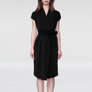 Mid-lengte kledingeffect portemonnee en riem toegevoegd