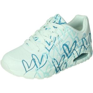 Skechers Uno spread the love