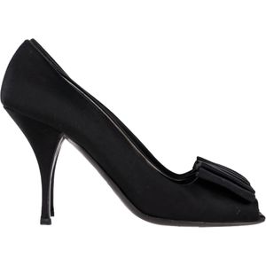 Prada Vierkante Peep-Toe Pumps in Zwart Satijn