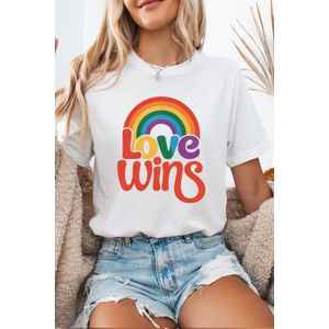 Regenboog Liefde Overwint Graphic Tee