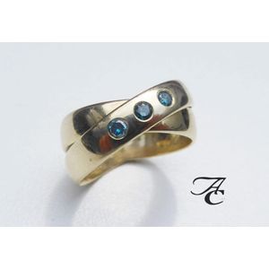 Atelier Christian Gouden ring met blue diamonds