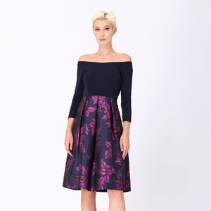 Bi-materiële Kleding - Jurk - Jersey - Met Bloemenbrokaat - 101 cm Lengte - 3/4 Mouwen