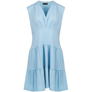 Lichtblauwe mouwloze jerseyjurk met V-hals – losse pasvorm, knielengte