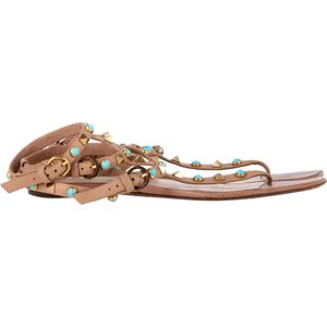 Valentino Garavani Rockstud Strappy Thong Flat Sandalen in Beigekleurig Leer
