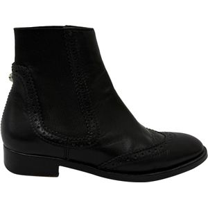 Balenciaga Geperforeerde Wingtip Chelsea Boots in Zwart Leer