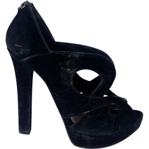 Bottega Veneta Cut Out Hakken in Zwart Fluweel