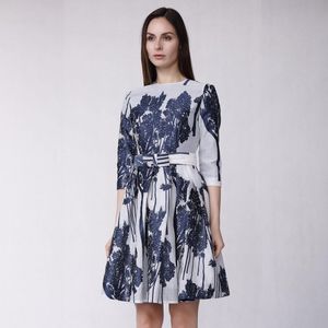 Fit-and-flare cocktailjurk met geborduurd patroon