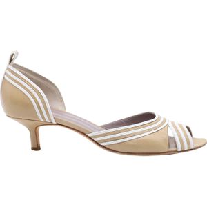 Anya Hindmarch Peep Toe Slingback Sandalen in Nude Leer