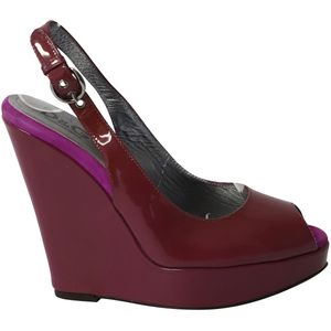 Dolce & Gabbana Slingback Peep Toe Wedges in Maroon Patentsleder