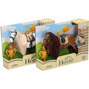 Paard met Kammetje en Beker